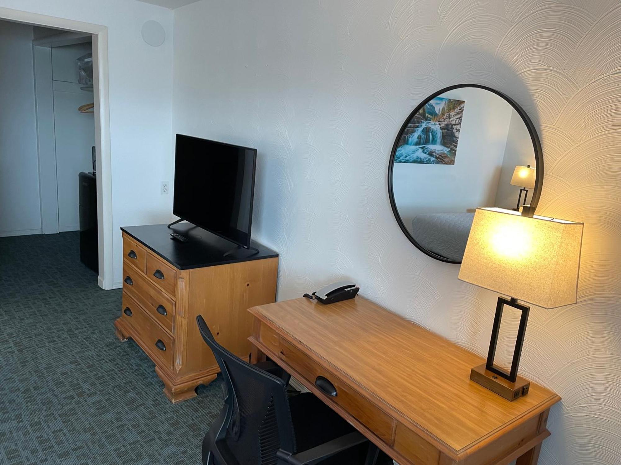 Americas Best Value Inn Полсон Экстерьер фото